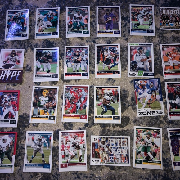 31 Score Football Cards Including 8 Rookie Cards - Picture 3 of 10
